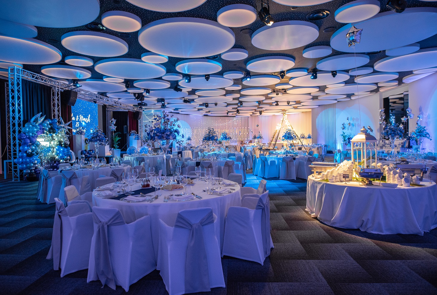 Book your wedding day in GF VICTORIA